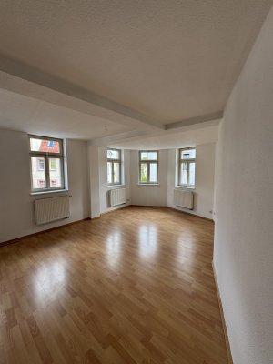 Stilvolle Zweizimmerwohnung im Herzen von Altenburg