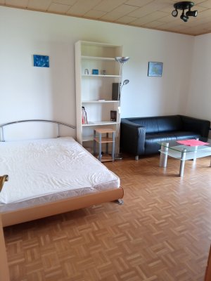 Nettes 1-Zimmer-Apartment, möbliert, Balkon, zur Zwischenmiete