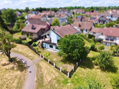 Zauberhaftes Wohnhaus in bester Lage mit unverbaubarem Blick + zusätzliche ca. 100m² Ausbaupotent...