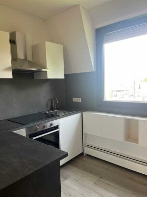 Freundliche und vollständig renovierte 4-Zimmer-Etagenwohnung in Bielefeld - Brackwede