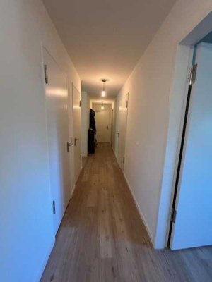Moderne 3-Zimmerwohnung im Neubau mit Balkon