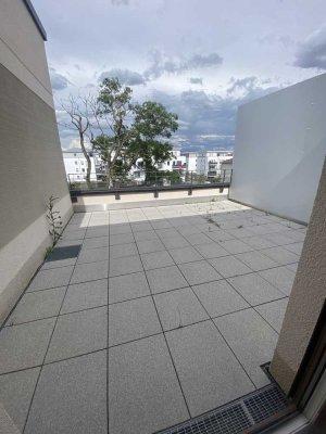 Helle 2-Zimmer-Wohnung mit traumhafter Dachterrasse und Top-Lage im Grünen, Franklin