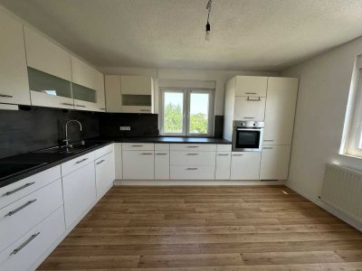 Lichtdurchflutete 3½-Zimmer-Wohnung mit Balkon & neuer Küche – ruhige Lage in Offenau