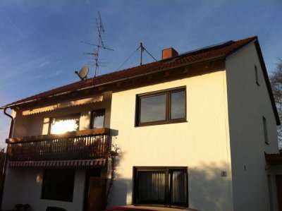 Helle 4-Zimmer-Wohnung mit Balkon in Moosinning