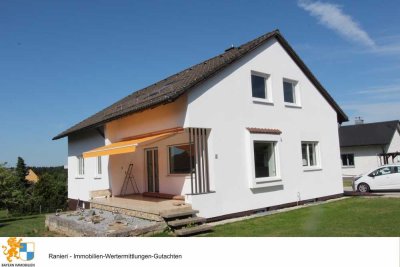 Kernsanierte Erdgeschosswohnung mit Gartenanteil und Terrasse in Sengenthal