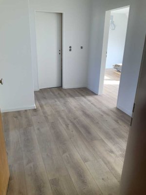 Schöne helle frisch sanierte 3-Zimmerwohnung in Mittelmeiderich Nähe Stadtpark.