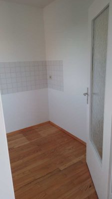 Helle 2-Zimmer-Wohnung mit Balkon im 2. OG in Augsburg-Pfersee
