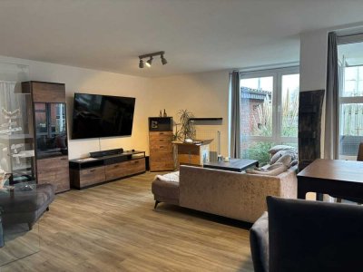 Moderne 2-Zimmer-Erdgeschosswohnung mit Einbauküche und Garten im Wohngebiet „Hohes Feld“