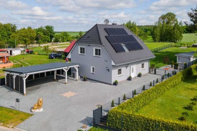 Modernes Einfamilienhaus Falkenberg - A+ Energieeffizienz, Luftwärmepumpe, Photovoltaik, Einbauküche