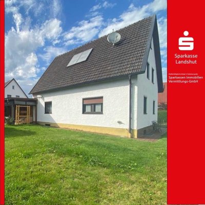 Charmantes Einfamilienhaus in Bonbuck mit Garage & überdachtem Freisitz