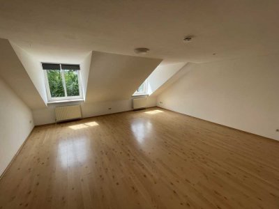 Schöne 3-Zimmer-DG-Wohnung in Hohenlockstedt