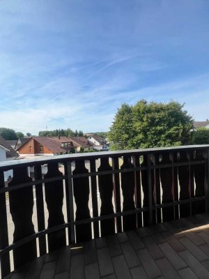Ansprechende und gepflegte 4,5-Raum-DG-Wohnung mit Balkon in Kraichtal-Münzesheim