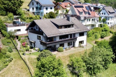 EIGENNUTZUNG MIT KAPITALANLAGE - Dreifamilienhaus mit freistehender Hauptwohnung