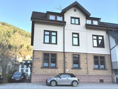 Solides und charmantes Mehrfamilienhaus, zur Kapitalanlage oder Eigennutzung