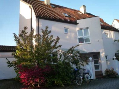 Gepflegte und sonnige Doppelhaushälfte mit Garage in Dachau