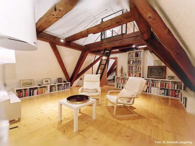 Helle 3-Zimmer Dachgeschosswohnung mit Galerie in der malerischen Altstadt von Altdorf bei Nürnberg