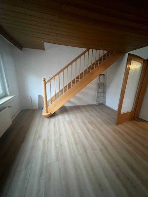 Schöne 5 Zimmerwohnung auf zwei Etagen in Bischofsheim