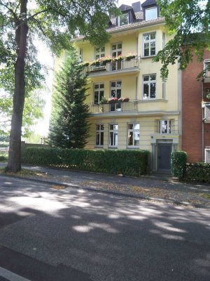 Dachgeschosswohnung mit Flair hinter einer Jugendstilfassade zwischen Rheydt und Odenkirchen