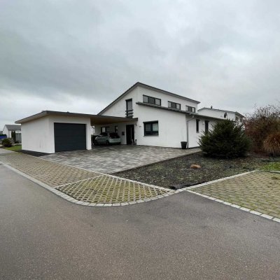 Modernes Einfamilienhaus mit separater Einliegerwohnung in Möttingen