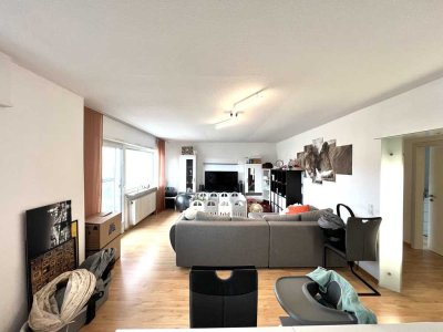 Sofort verfügbar. Top gepflegte 3 Zimmer, Küche, Bad, Terrasse Wohnung mit Einbauküche in Brühl