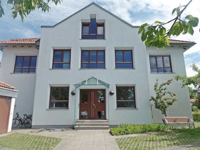 Elegante 3-Zimmer-Dachgeschoss-Wohnung in bevorzugter Wohnlage (max. 2 Pers./NR/keine Haustiere)