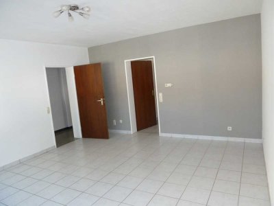 2 Zimmer-EG mit separatem Eingang, zentral gelegen und frei
