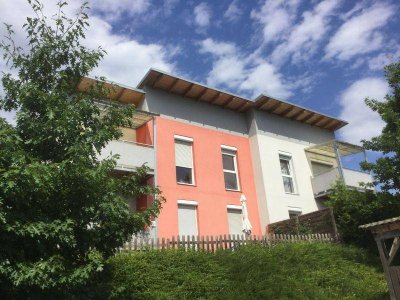 Familiengerechte Wohnung mit Terrasse, Gartenanteil und PKW-Abstellplatz