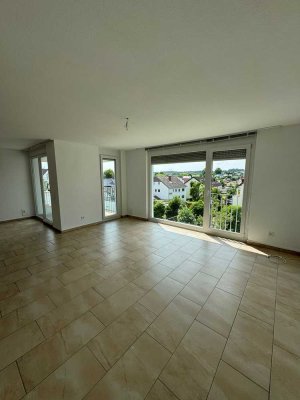 Stilvolle, neuwertige 3-Zimmer-Wohnung mit Balkon und Einbauküche in Rutesheim