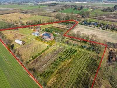 Alleinlage - Vielseitig verwendbares Ein-/Zweifamilienhaus mit Stallungen auf 30.510qm