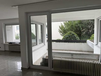 Freundliche 3,5-Zimmer-EG-Wohnung mit gehobener Innenausstattung mit Balkon in Bad Salzuflen