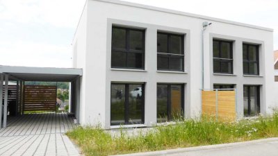 MAULBRONN * Für höchste Ansprüche * Stilvolle Doppelhaushälfte in Aussichtslage *