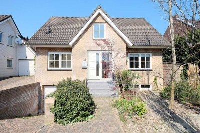 Freistehendes Wohnhaus mit Garage in kinderfreundlicher Umgebung