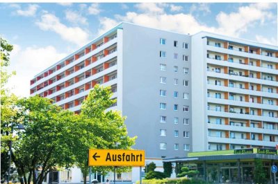 3-Raumwohnung mit 2 Bädern, großer Küche  und Balkon im Herzen der Stadt