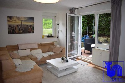 Sofort freie, nette 3-Zimmer-Wohnung mit Terrassensitzplatz und 2 Stellplätzen in Sondelfingen