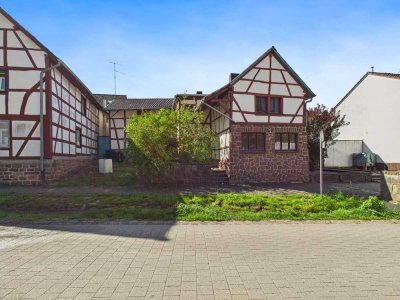 **Sanierungsfall**
Fachwerkgebäude als Komplettsanierung oder Abriss!