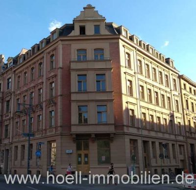 Höll-Immobilien vermietet schöne 1-Raumwohnung im Zentrum ab 15.05.25 frei.