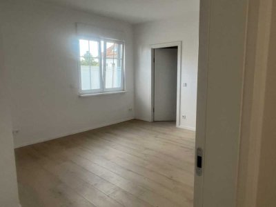 Stilvolle, neuwertige 3-Raum-Wohnung mit gehobener Innenausstattung in Eggersdorf