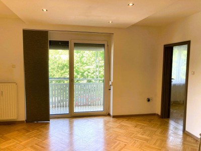 4-ZIMMER-WOHNUNG mit BALKON - ruhige & zentrumsnahe Lage