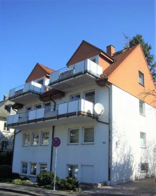 In guter Lage zur Innenstadt: Schöne, sehr helle und großzügige 3 Zimmer-Wohnung mit Balkon, Nahr...