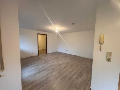 Erstbezug nach Sanierung mit Terasse: ansprechende 2,5-Zimmer-Wohnung in Waldenbuch