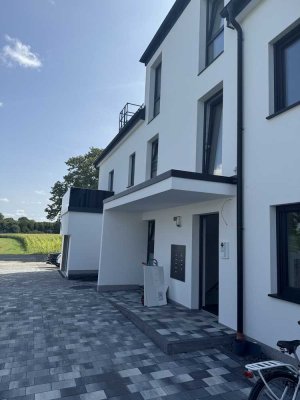 � Exklusive 3-Zimmer-Maisonettewohnung mit Luxus-Ausstattung & großem Balkon