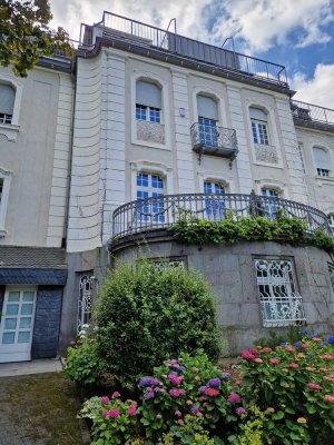 BIK: STILVOLLE WOHNUNG IN WUNDERSCHÖNER ALTBAUVILLA! MIT BALKON UND BLICK INS GRÜNE! BARMER ANLAGEN!