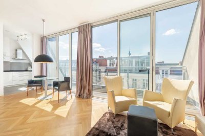 Kollwitzkiez, direkt am Wasserturm: Herausragende 3 Zimmer DG-Maisonette, Aufzug, Süd-Dachterrasse u