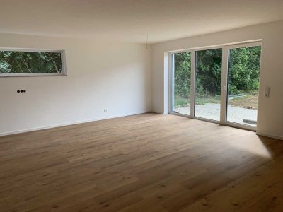 Erstbezug moderne Doppelhaushälfte mit gehobener Innenausstattung in Massing