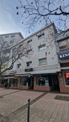 Gepflegtes WG-Zimmer in einer Frauen-WG in der Pforzheimer Innenstadt
