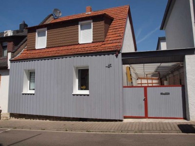 Neu energetisch-optimiertes Reihenendhaus mit Garten und Carport in Ingelheim