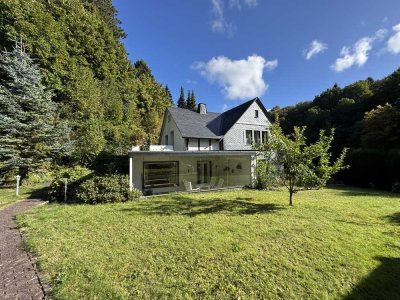 Einzigartiges Haus mit Geschichte, durchdachter Aufteilung und parkähnlichem Grundstück in Warstein