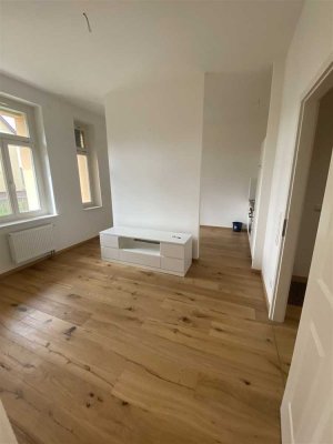 Wurzen* Am Stadtpark* helle 2 Zimmer-Wohnung mit Balkon* Zweitbezug* Parkett* EBK*