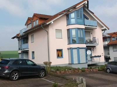 Schöne und gepflegte 2-Zimmer-Wohnung mit gehobener Ausstattung und Einbauküche in Nidda
