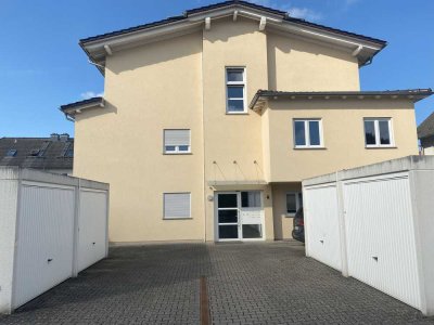 Neuwertige 3-Zimmer-Wohnung mit großem Balkon, Einzelgarage und Stellplatz